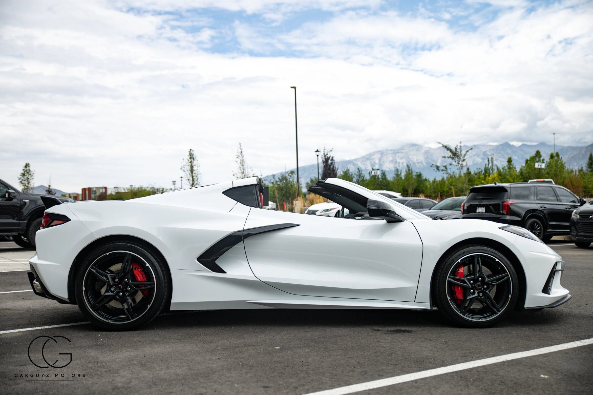 Used 2020 Chevrolet Corvette Stingray Coupe w/ Z51 Performance Package RWD image 17