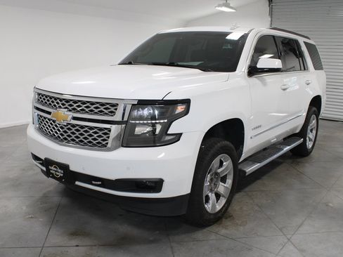 Used 2017 Chevrolet Tahoe LT w/ LT Signature Package RWD image 4