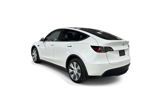 Certified 2023 Tesla Model Y Long Range AWD/4WD image 4