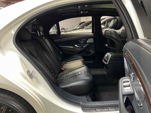 Used 2014 Mercedes-Benz S 550 Sedan image 36