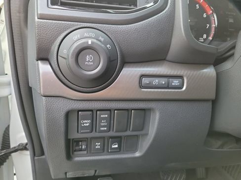 Used 2023 Nissan Titan PRO-4X w/ Pro-4x Convenience Package AWD/4WD image 25