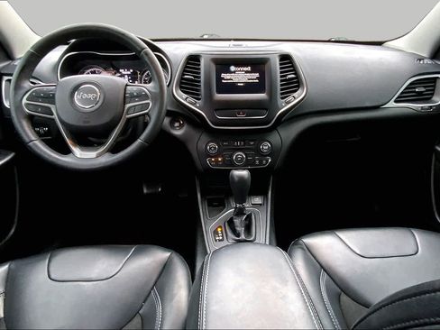 Used 2019 Jeep Cherokee Latitude Plus FWD image 15