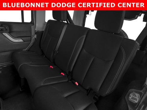 Used 2016 Jeep Wrangler Unlimited Sahara w/ Connectivity Group AWD/4WD image 8