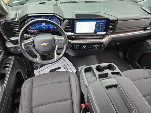 Used 2025 Chevrolet Silverado 1500 LT image 8