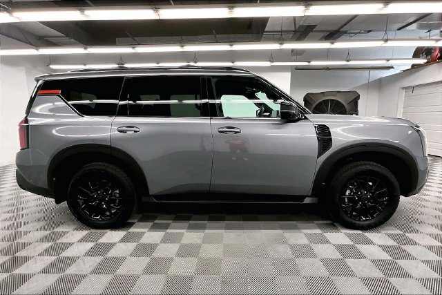 Used 2025 Nissan Armada PRO-4X AWD/4WD image 15