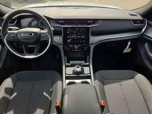 New 2026 Jeep Grand Cherokee L 2WD image 18