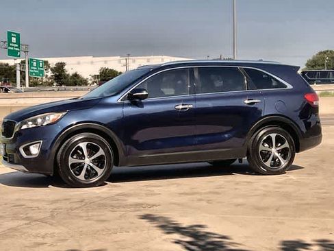 Used 2018 Kia Sorento EX w/ EX Advanced Touring Package FWD image 4