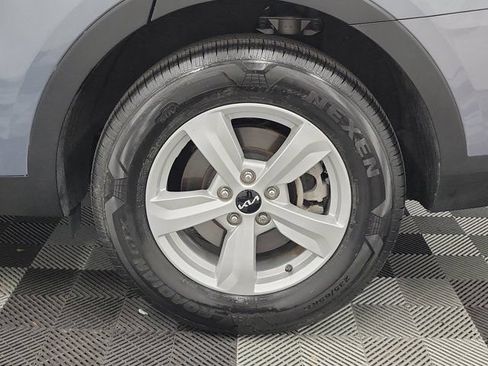 Certified 2024 Kia Sorento LX FWD image 10