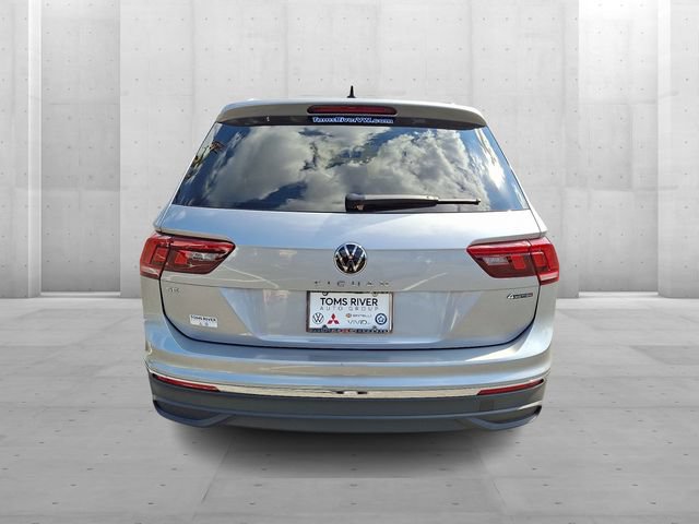 Used 2024 Volkswagen Tiguan SE AWD/4WD image 5