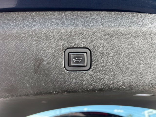 Used 2024 Buick Enclave Avenir w/ Avenir Technology Package AWD/4WD image 16