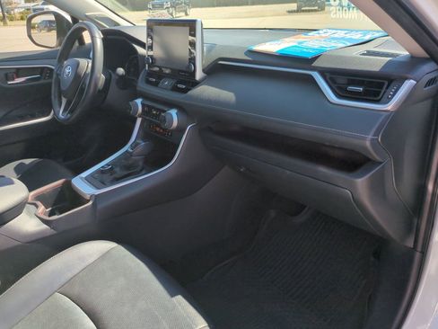 Used 2022 Toyota RAV4 Limited AWD/4WD image 30