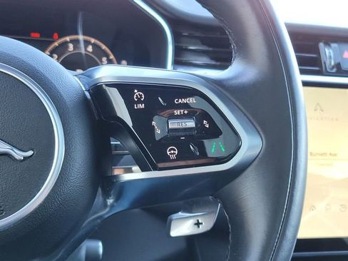 Used 2025 Jaguar F-PACE R-Dynamic S image 27