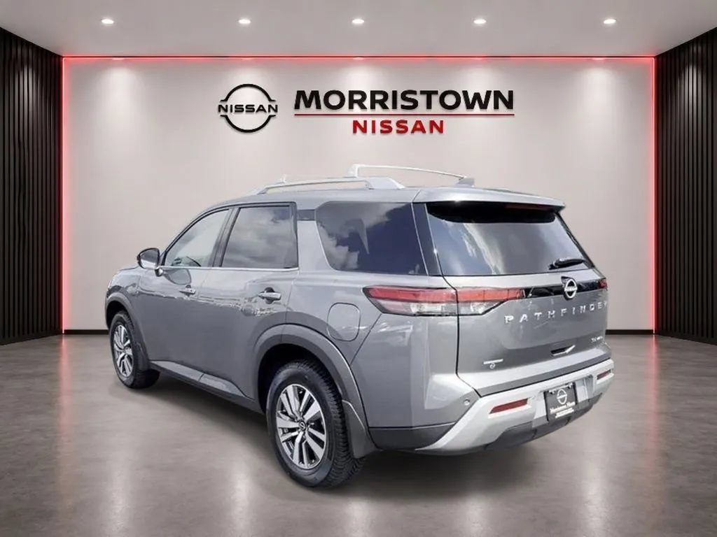Used 2023 Nissan Pathfinder SL AWD/4WD image 7