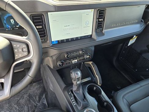 New 2025 Ford Bronco Badlands AWD/4WD image 19
