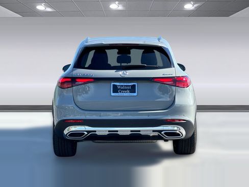 Used 2026 Mercedes-Benz GLC 350e 4MATIC image 9
