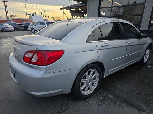 Used 2008 Chrysler Sebring Touring FWD image 5