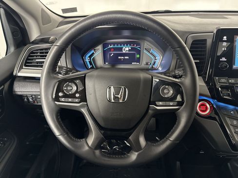 Used 2023 Honda Odyssey Touring image 16