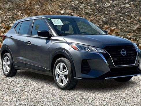 Used 2024 Nissan Kicks S image 10