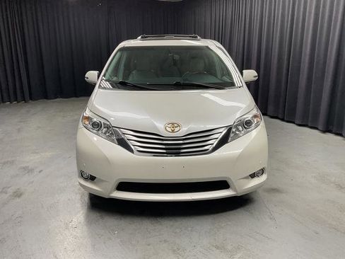 Used 2013 Toyota Sienna Limited w/ Premium Pkg image 6