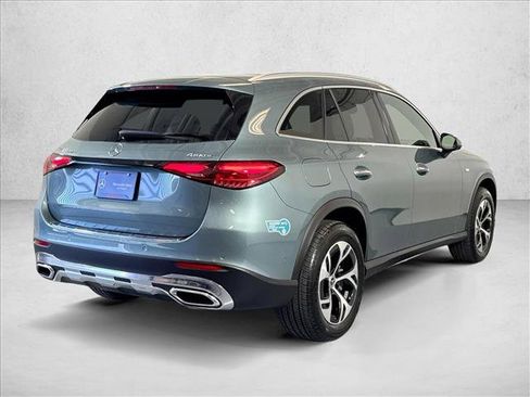Used 2025 Mercedes-Benz GLC 350e 4MATIC image 5