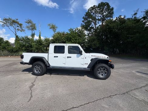 New 2026 Jeep Gladiator Mojave w/ Safety Group AWD/4WD image 6