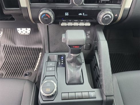 Used 2024 Toyota Tacoma TRD Sport image 24