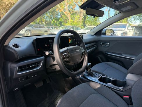Used 2025 Kia K4 LXS image 28