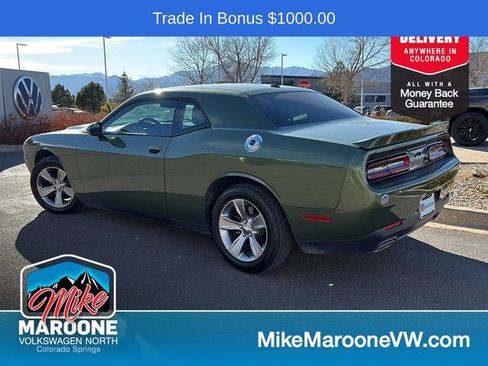 Used 2019 Dodge Challenger SXT image 4
