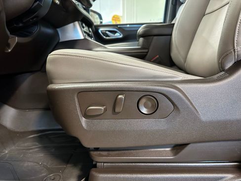 Used 2022 Chevrolet Tahoe Z71 w/ Max Trailering Package image 15