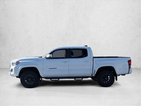 Used 2018 Toyota Tacoma TRD Sport image 10