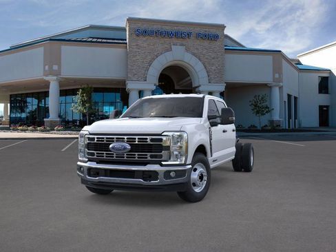 New 2025 Ford F350 XL w/ XL Chrome Package image 2