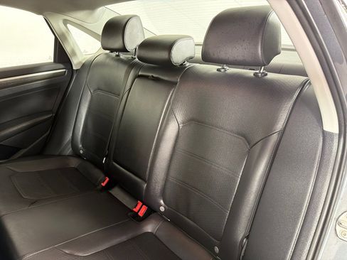 Used 2016 Volkswagen Passat 1.8T SE FWD image 17