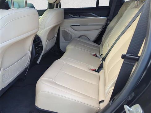 Used 2024 Jeep Grand Cherokee Limited RWD image 9