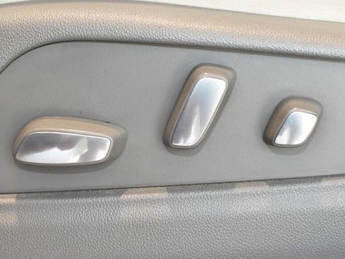 Used 2022 Cadillac XT5 Premium Luxury w/ LPO, Floor Liner Package AWD/4WD image 21