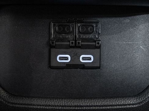 Certified 2022 Toyota Highlander XLE image 32