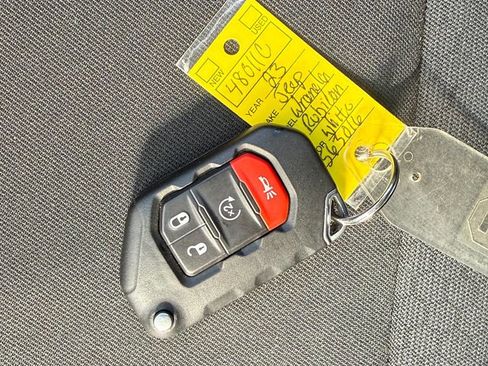 Used 2023 Jeep Wrangler Unlimited Rubicon w/ Cold Weather Group image 29