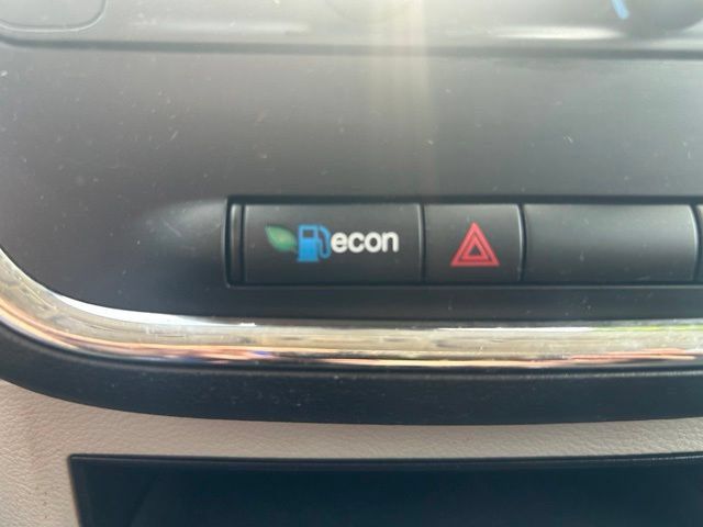 Used 2018 Dodge Grand Caravan SE w/ UConnect Hands-Free Group FWD image 32