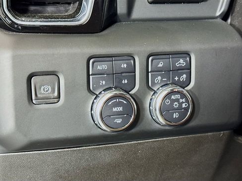 Used 2024 GMC Sierra 2500 Denali Ultimate AWD/4WD image 19