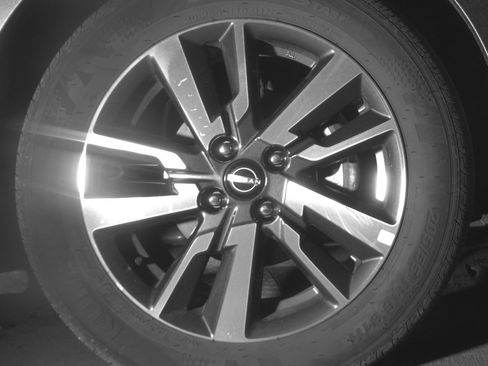 Used 2025 Nissan Versa SV FWD image 15