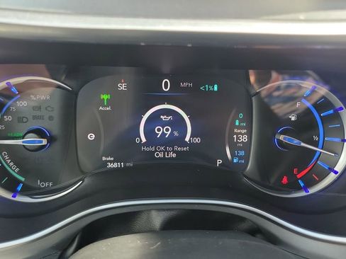Used 2019 Chrysler Pacifica Limited w/ Advanced Safetytec Group FWD image 21