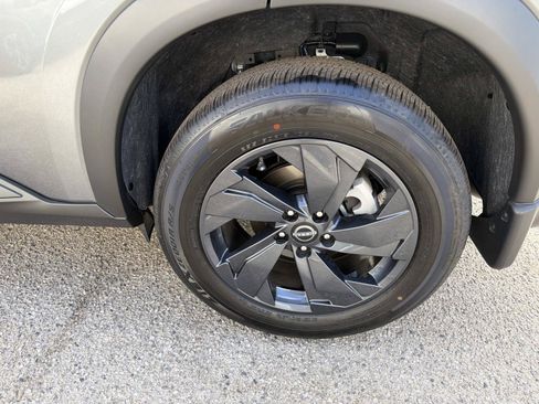 Used 2026 Nissan Rogue SV FWD image 6