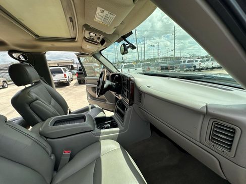 Used 2007 Chevrolet Silverado 1500 LT w/ Onstar Plus Package image 35