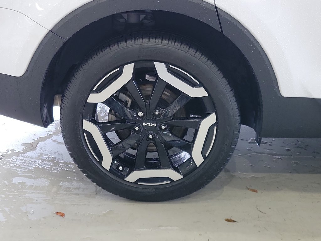 Certified 2024 Kia Telluride EX FWD image 11