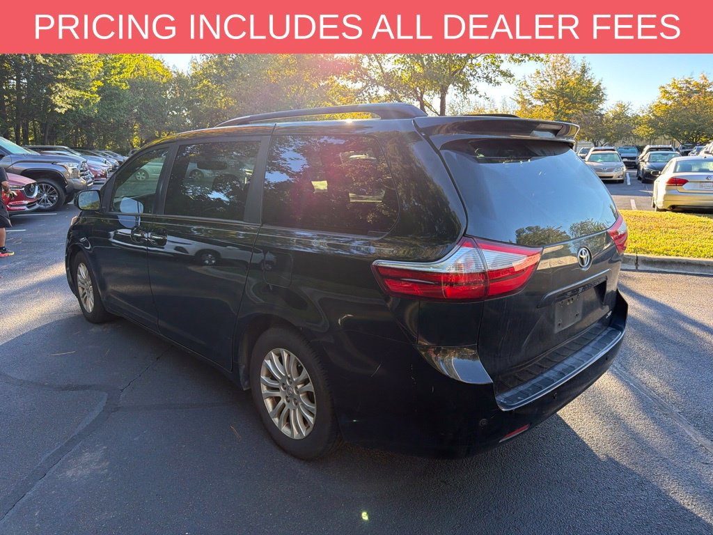 Used 2016 Toyota Sienna XLE Premium FWD image 4