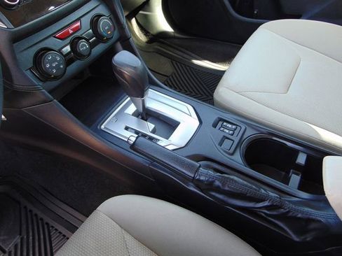 Used 2018 Subaru Impreza 2.0i Premium image 14