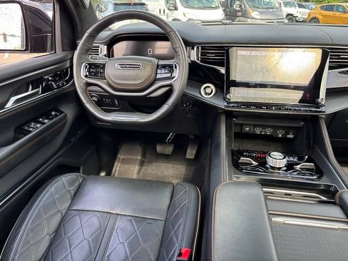 Used 2025 Jeep Grand Wagoneer Series III w/ Rear Seat Video Group 1 AWD/4WD image 11