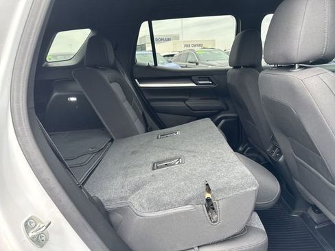Used 2025 GMC Terrain Elevation AWD/4WD image 16