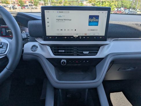 New 2026 Ford Explorer Active RWD image 13