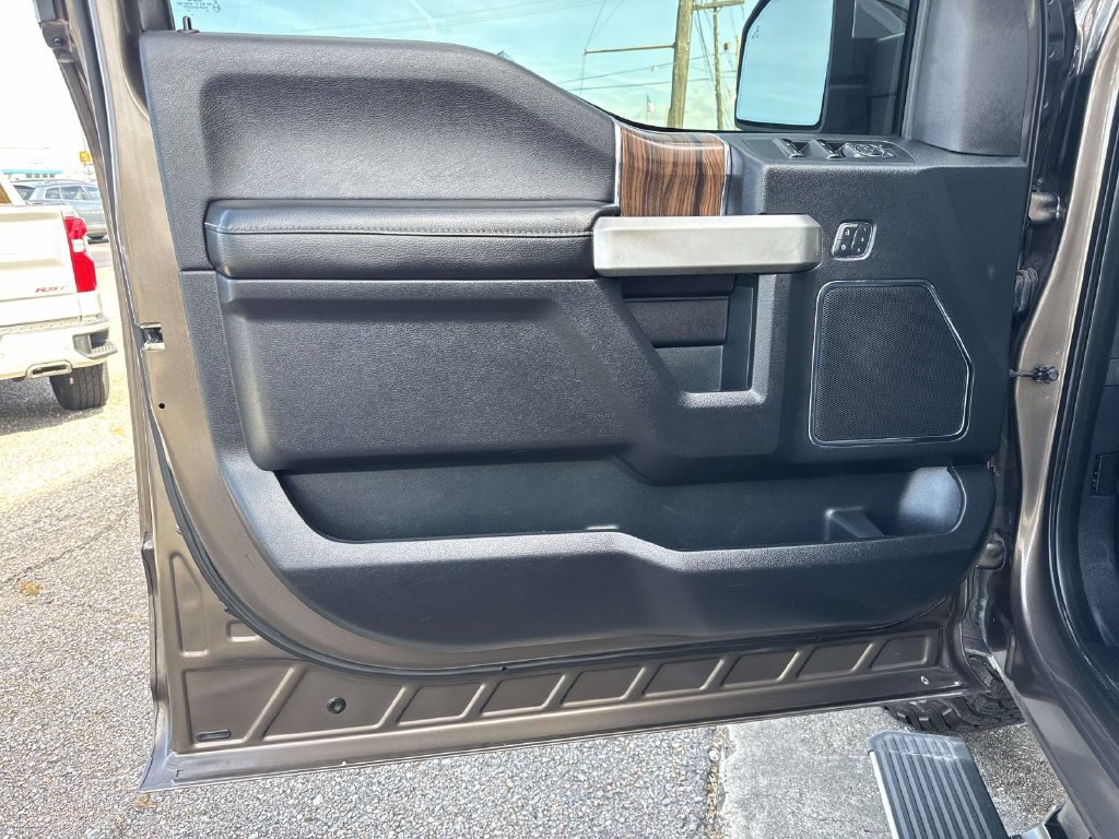 Used 2015 Ford F150 Lariat w/ Equipment Group 502A Luxury AWD/4WD image 10