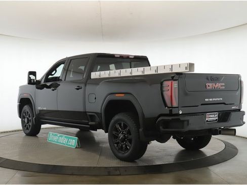 Used 2024 GMC Sierra 2500 AT4 w/ AT4 Premium Plus Package image 8